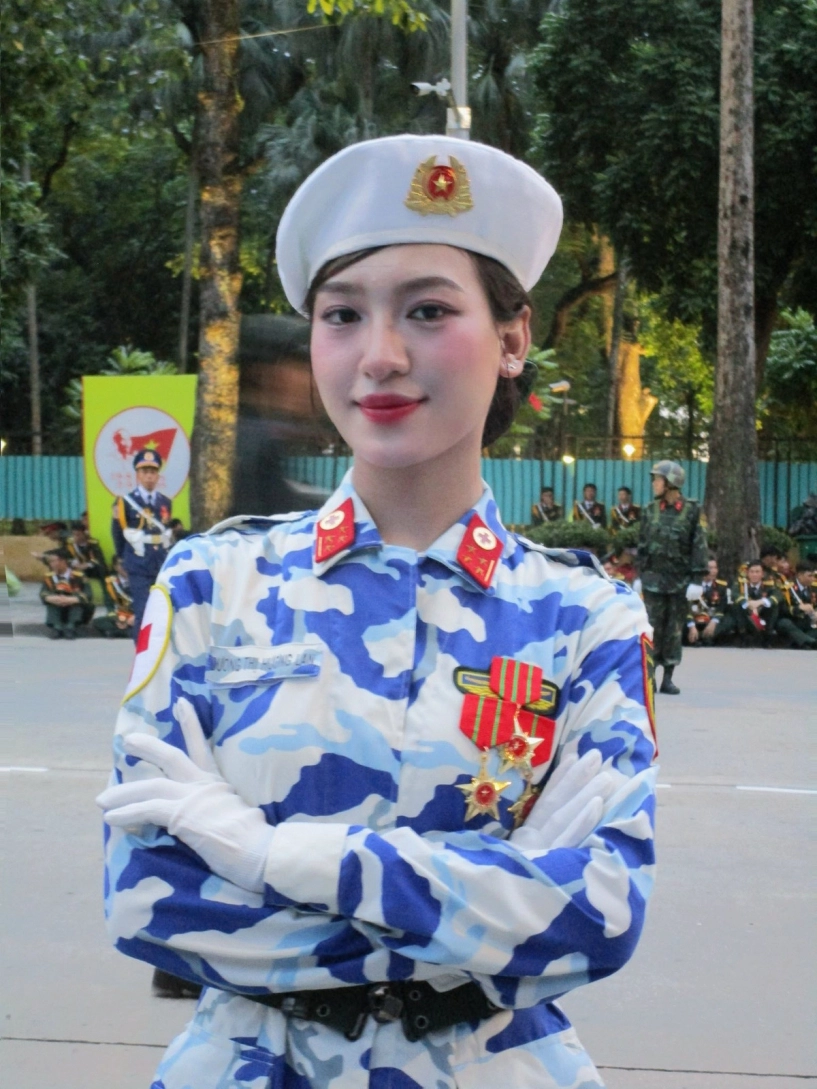 Nữ trung úy khối quân y gây ấn tượng với ngoại hình xinh đẹp sắc sảo - 3