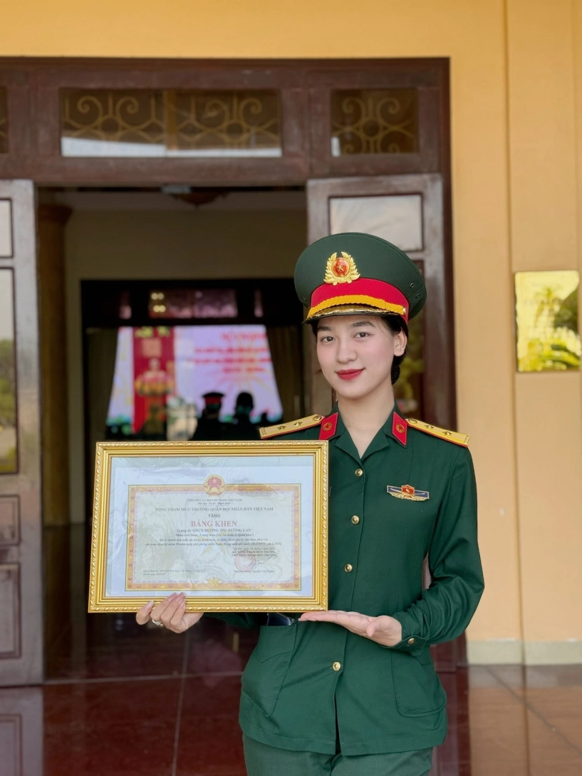Nữ trung úy khối quân y gây ấn tượng với ngoại hình xinh đẹp sắc sảo - 6