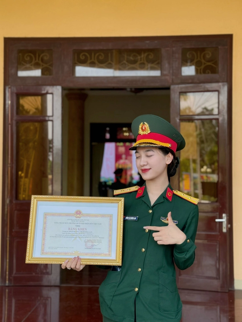 Nữ trung úy khối quân y gây ấn tượng với ngoại hình xinh đẹp sắc sảo - 7