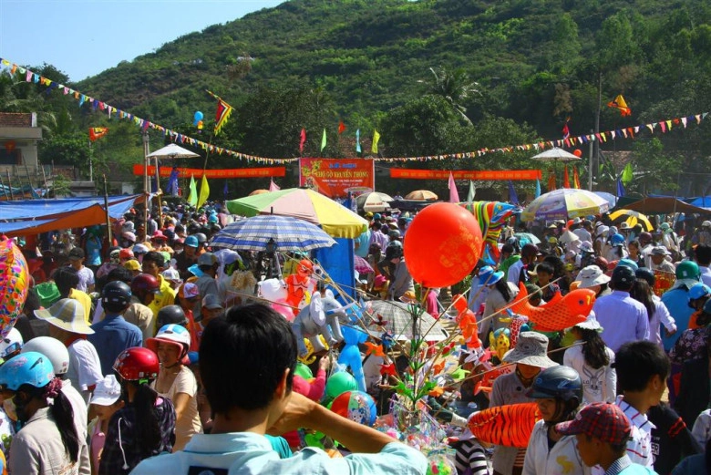 Ở bình định có khu chợ lọt top 100 phiên chợ độc đáo nhất việt nam mua bán không cần mặc cả vì 1 lý do - 3