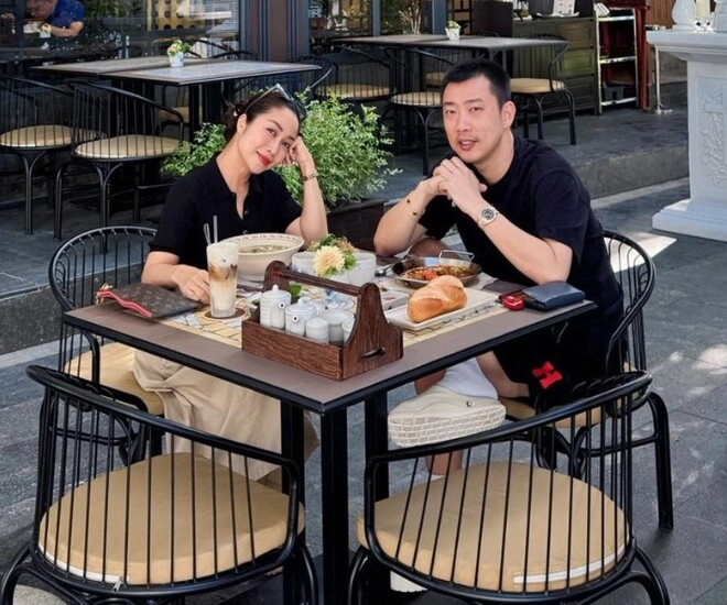 Ốc thanh vân khoe ảnh hẹn hò với ông xã trí rùa từ ngày đưa 3 con về việt nam sung sướng hơn hẳn - 1