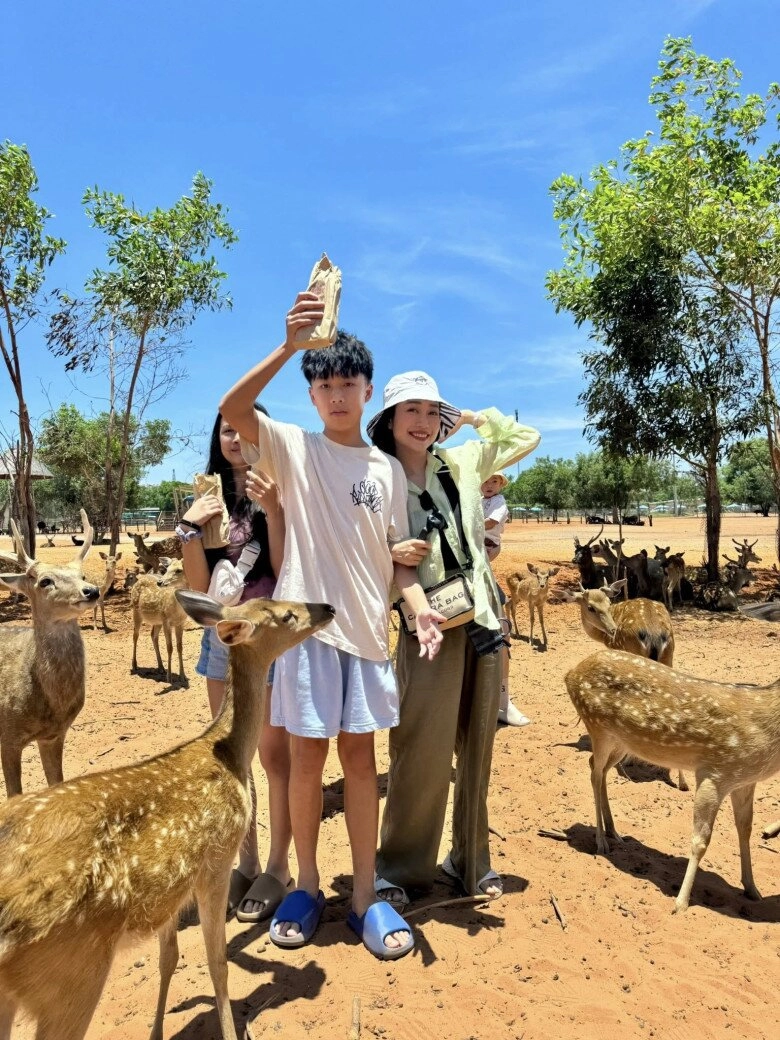 Ốc thanh vân khoe ảnh hẹn hò với ông xã trí rùa từ ngày đưa 3 con về việt nam sung sướng hơn hẳn - 3