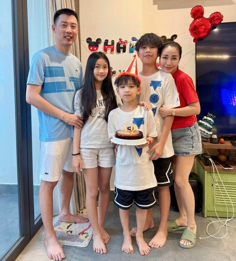 Ốc thanh vân khoe ảnh hẹn hò với ông xã trí rùa từ ngày đưa 3 con về việt nam sung sướng hơn hẳn - 5