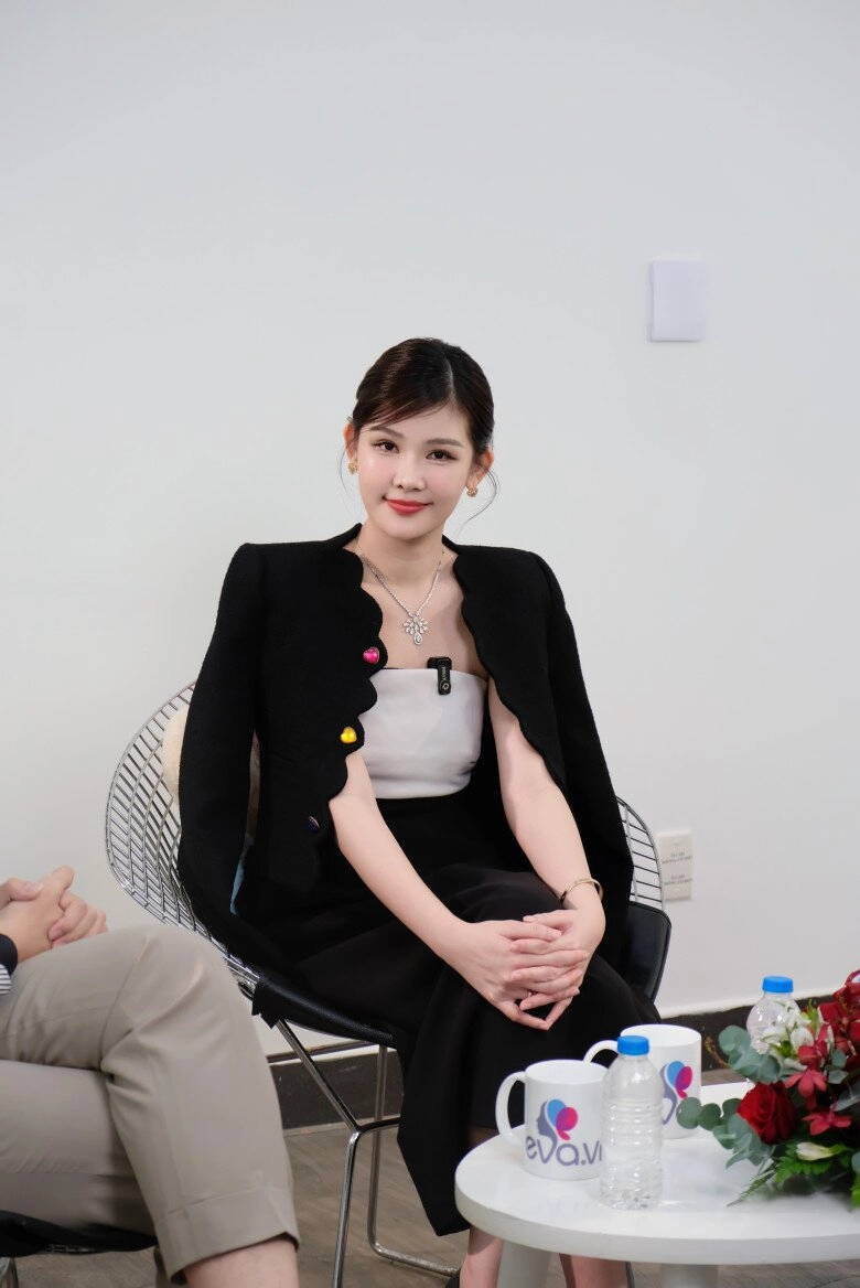 Ông xã lê âu ngân anh không ý kiến về việc vợ khoe đường cong vì đó là cách lưu giữ thanh xuân tươi đẹp của tuổi trẻ - 7