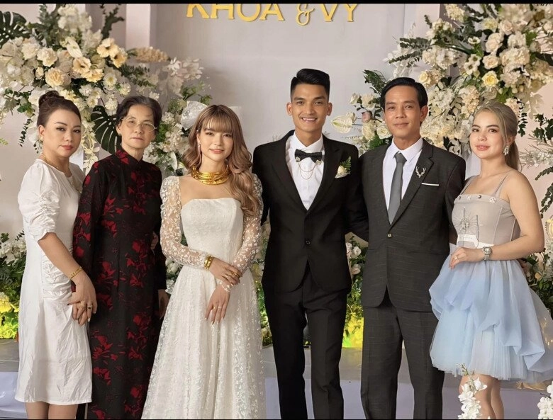 Pha lê kể chuyện một nghệ sĩ hài tác động vật lý người vợ không tự chủ được tài chính mạc văn khoa bị réo tên - 5