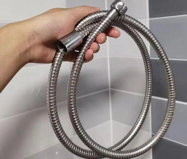 Phải thay vòi sen 3 lần tôi mới nhận ra mua vật dụng này cần tuân theo quy tắc 8 không - 7