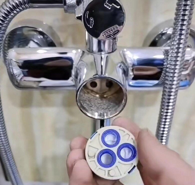 Phải thay vòi sen 3 lần tôi mới nhận ra mua vật dụng này cần tuân theo quy tắc 8 không - 8