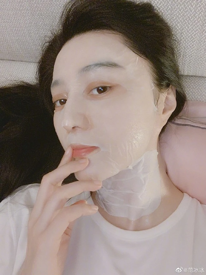 Phạm băng băng làm đẹp bất chấp vừa ăn vừa đắp mặt nạ dưỡng da nhưng kết quả có tốt - 4