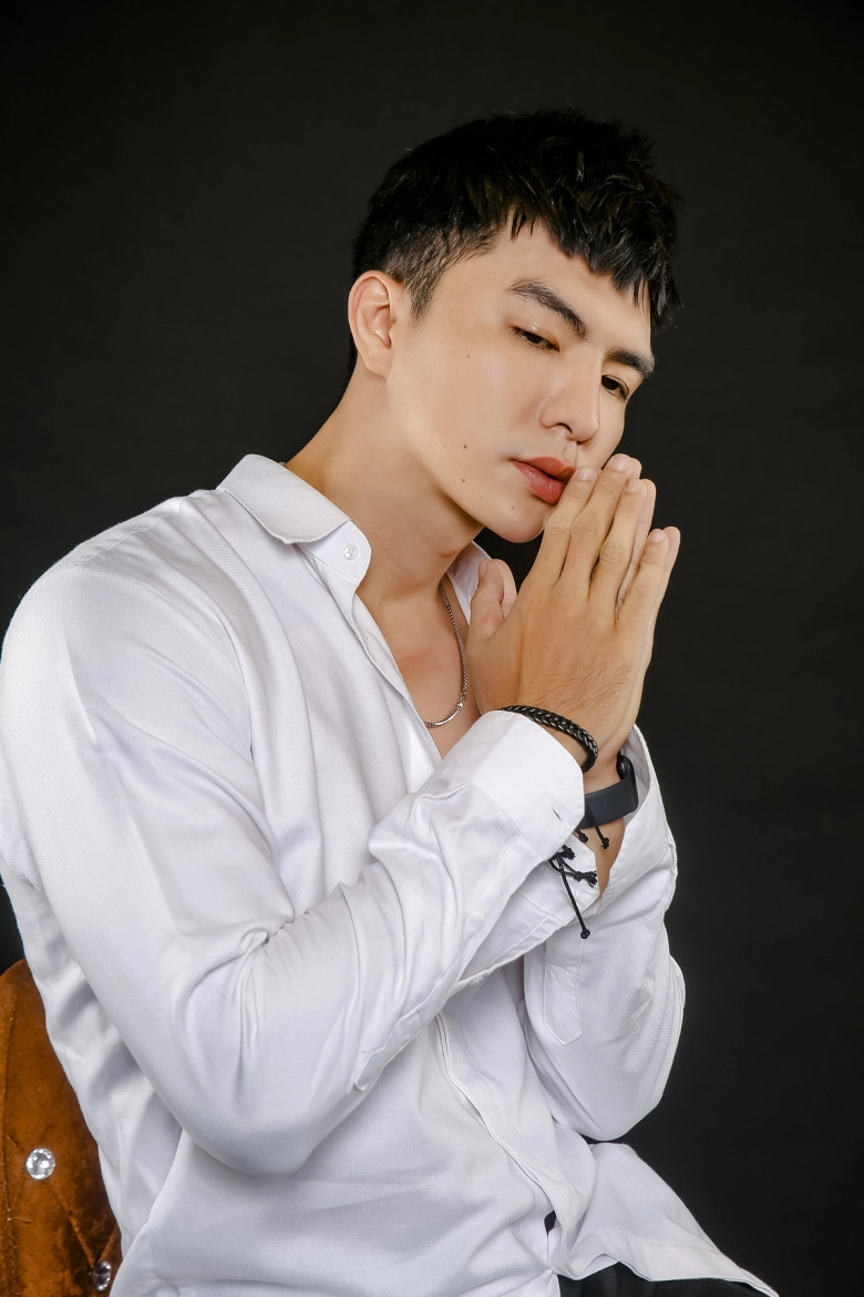 Phản diện đặc biệt trong phim mưa đỏ bố mẹ bị sốc vì con trai bản thân có thể sĩ đến cuối đời - 3