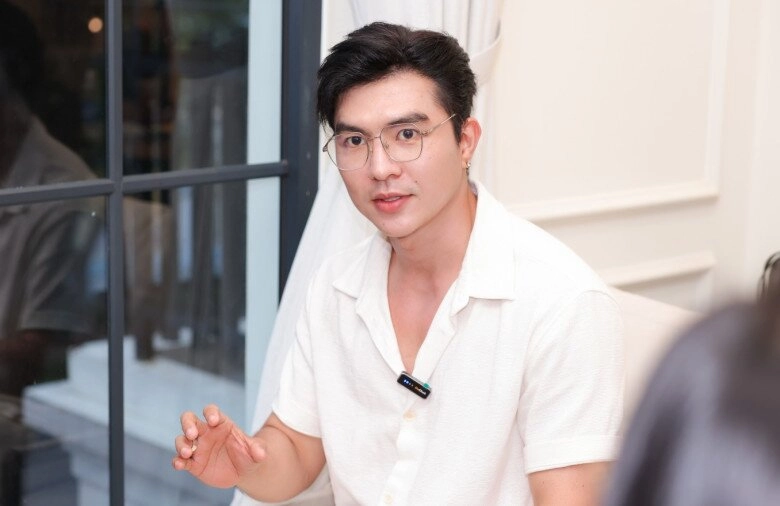Phản diện đặc biệt trong phim mưa đỏ bố mẹ bị sốc vì con trai bản thân có thể sĩ đến cuối đời - 4