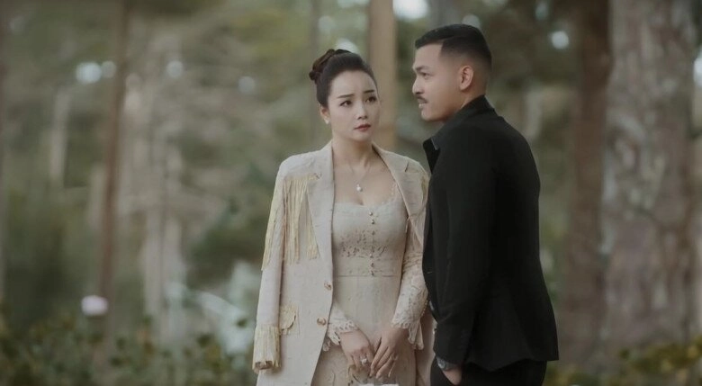 Phim thế sóng cha tôi người ở lại trên vtv khán giả đòi cạo râu con trai mai thu huyền vì già hơn mẹ - 3
