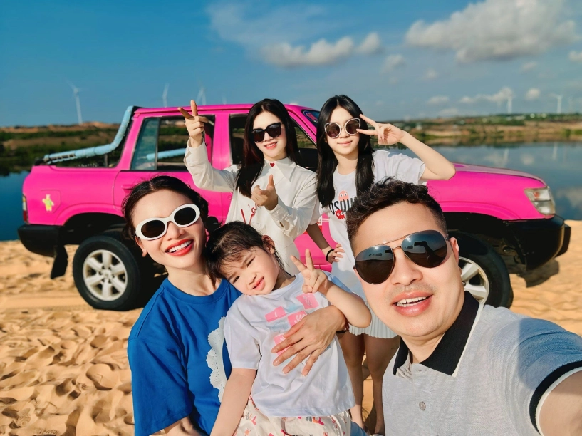 phú bà là nsnd trẻ nhất việt nam khoe cảnh chồng tỉ mỉ sấy tóc cho vợ từ ngày kết hôn như hình với bóng - 7