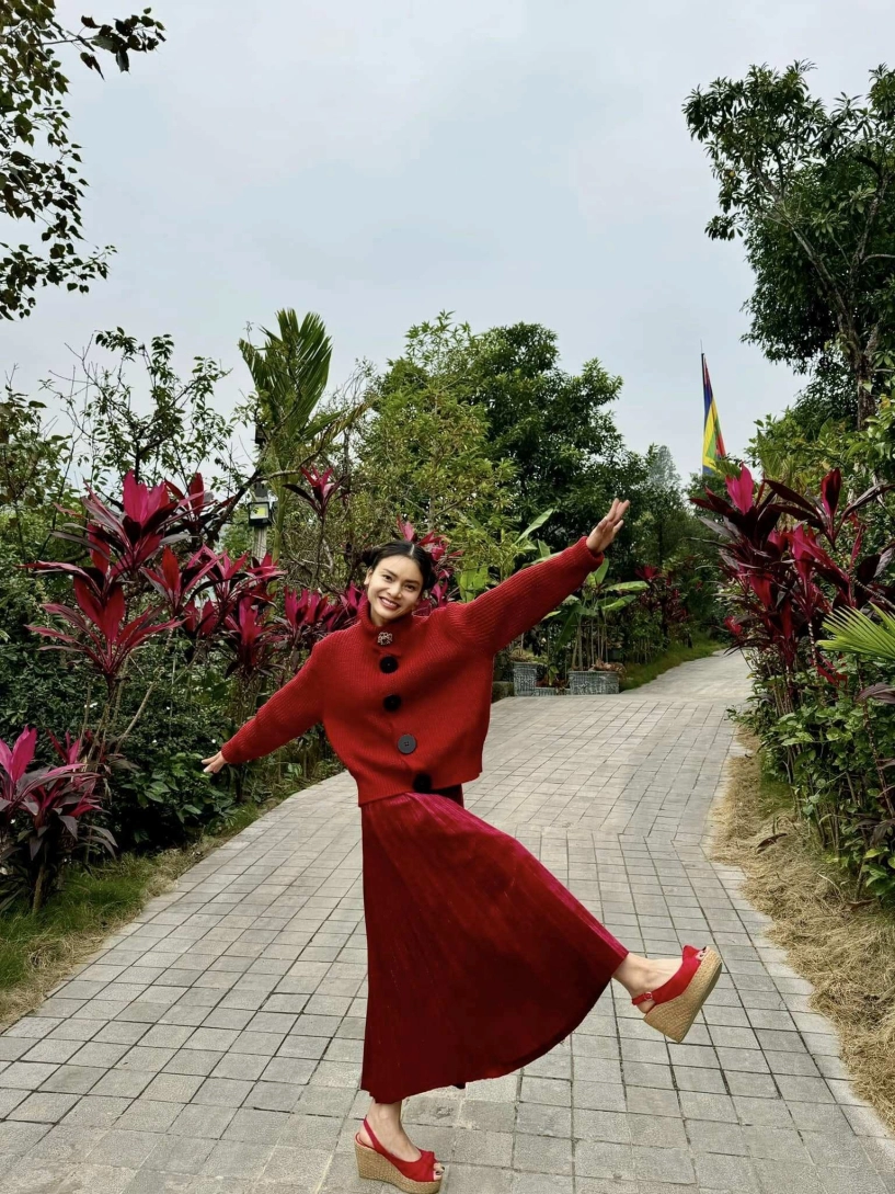 phú bà là nsnd trẻ nhất việt nam khoe cảnh chồng tỉ mỉ sấy tóc cho vợ từ ngày kết hôn như hình với bóng - 11