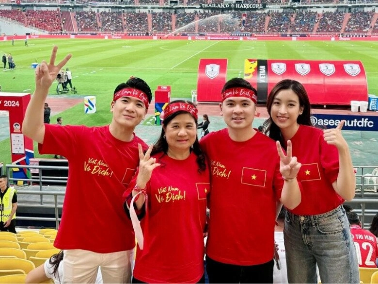 Phu nhân bầu hiển hạnh phúc bên 2 con trai cực phẩm chồng đỗ mỹ linh khoe ảnh mẹ nhiều hơn vợ hoa hậu - 7