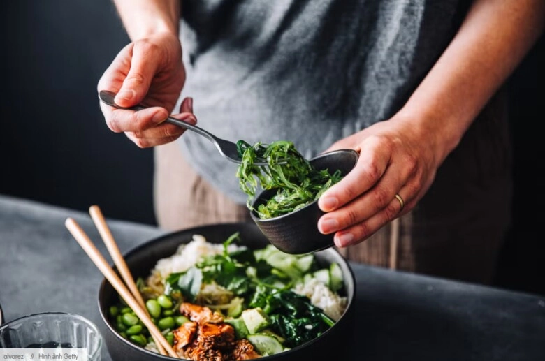 Phụ nữ sau 30 tuổi dễ tích mỡ ăn ngay 2 siêu thực phẩm trong 1 tuần giảm mỡ bụng hiệu quả - 1