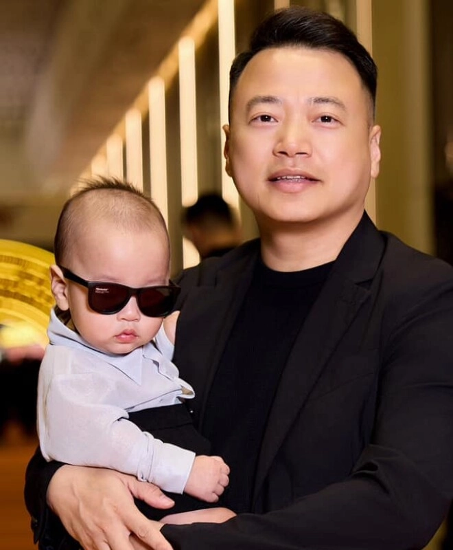 Phương oanh dọn tiệc thôi nôi hoành tráng cho cặp song sinh chuẩn dáng phu nhân cá mập với bộ trang sức kim cương - 10