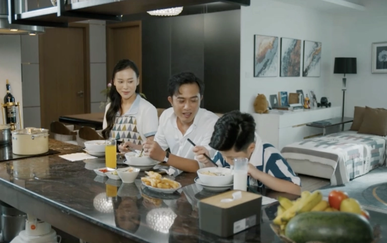 Phương oanh gây chú ý vì nhan sắc đẹp hơn thời chưa chồng lên phim giỏi việc nước đảm việc nhà hệt ngoài đời - 9