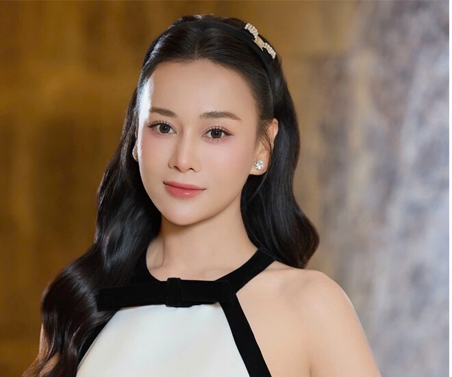 Phương oanh jimmy và jenny cố tình không bám mẹ để tôi yên tâm hơn khi ra ngoài làm việc - 1