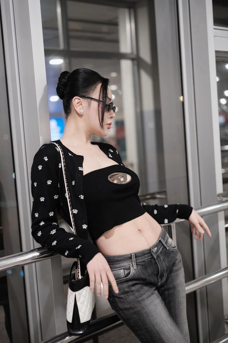 Phương oanh núi đôi lấp ló hóp bụng khoe eo thon sau 5 tháng sinh con shark bình liền vào bày tỏ sự si mê - 2
