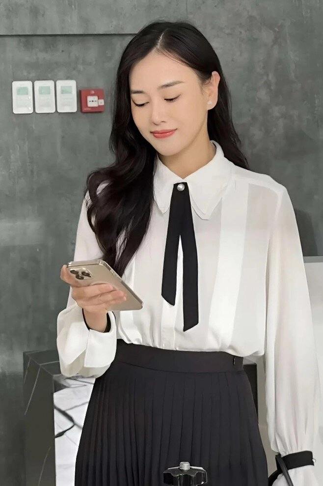 Phương oanh tái xuất ăn mặc sang chảnh tràn màn hình khác xa hình ảnh gái quê ngày xưa - 7