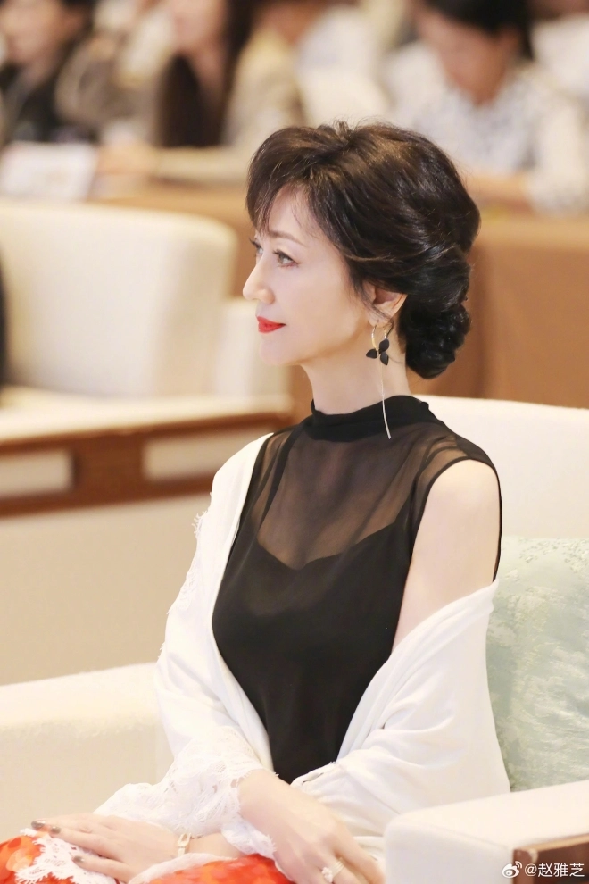 quan âm đẹp nhất màn ảnh phải livestream bán hàng kiếm từng 30 nghìn đồng sống khốn khó vì chồng con vô dụng - 9