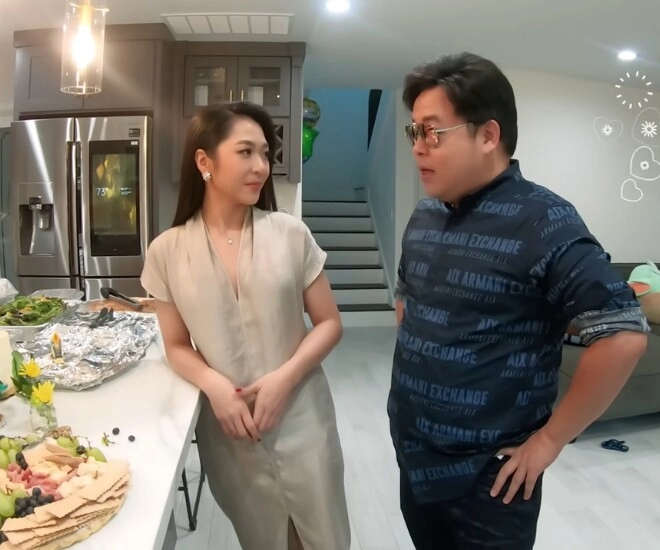 Quang lê khoe được hà thanh xuân đến thăm biệt thự riêng khung cảnh đứng cạnh mẹ vợ tương lai như gia đình - 1