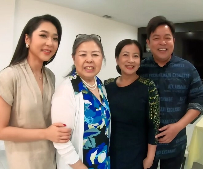 Quang lê khoe được hà thanh xuân đến thăm biệt thự riêng khung cảnh đứng cạnh mẹ vợ tương lai như gia đình - 4