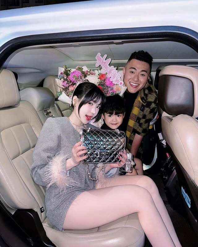 Quen người đàn ông 1m91 nặng 100kg sau mới biết là con trai chủ tịch cô gái sài gòn làm mẹ bỉm sướng trẻ như học sinh - 5
