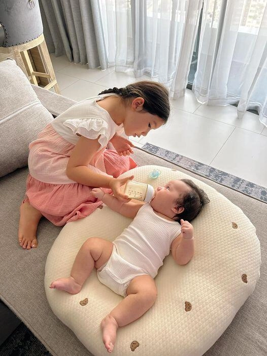 Quý tử lai tây của hà anh sưng húp 1 bên mắt mẹ bỉm được khen nuôi con khéo nay phải bù xù chăm sóc - 7