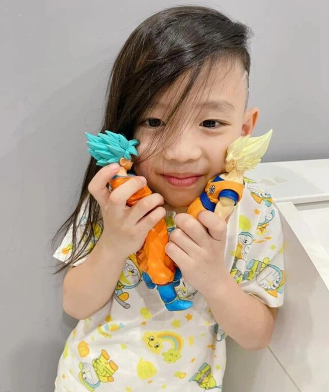 Qúy tử nhà sao việt để tóc dài bồng bềnh lãng tử con trai lai mỹ của hồng nhung xinh hơn em gái - 18