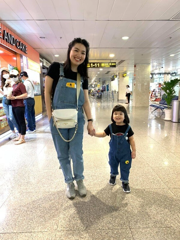 Qúy tử nhà sao việt để tóc dài bồng bềnh lãng tử con trai lai mỹ của hồng nhung xinh hơn em gái - 28
