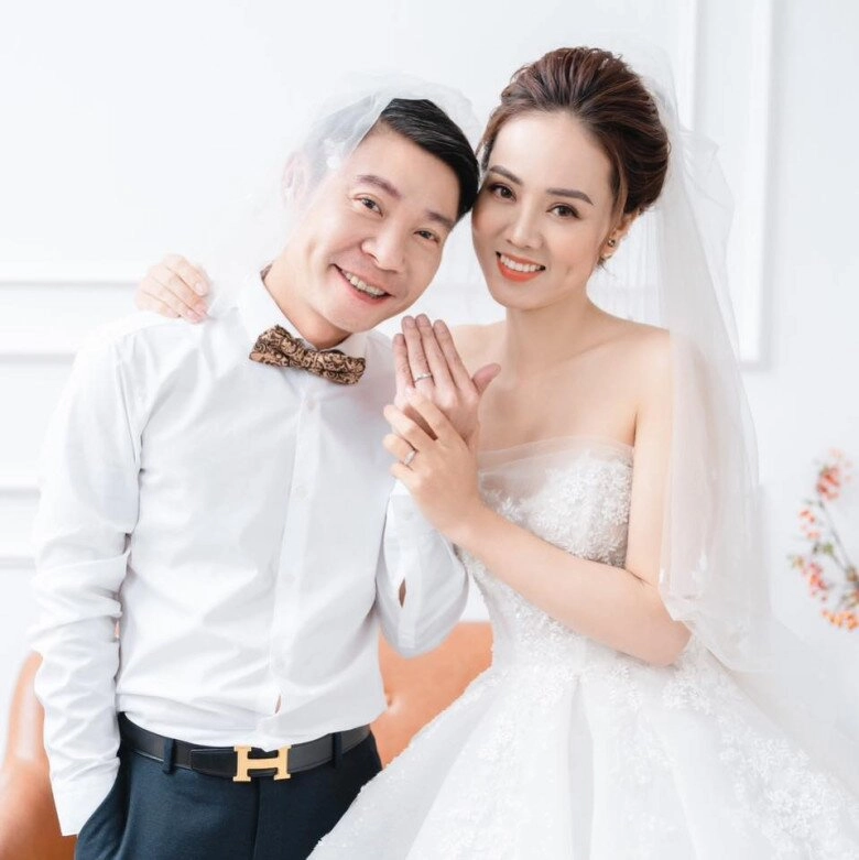 Rộ tin đồn ngọc hà - vợ trẻ nsnd công lý từng có một đời chồng nam nghệ sĩ nghe mà nhíu mày - 3