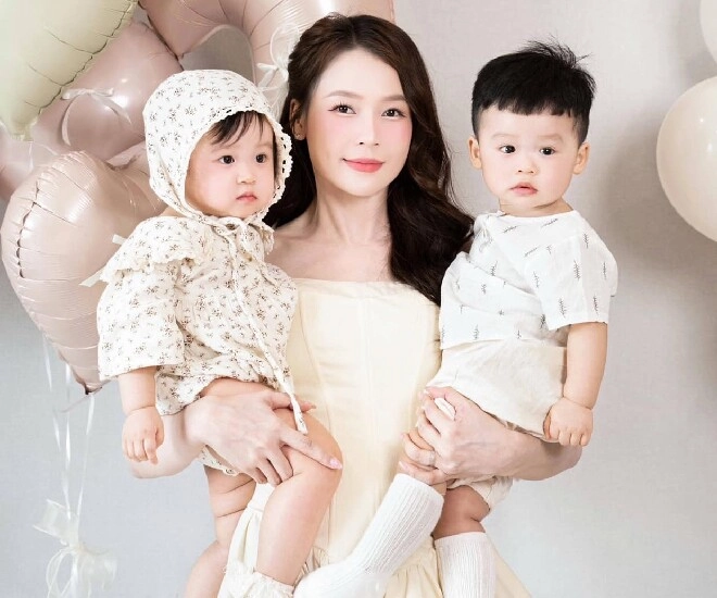 Sam làm dâu hàn 1 nách 2 con dọn mâm thôi nôi đẹp mắt hút nghìn like cặp song sinh nay rõ nét xinh yêu - 1