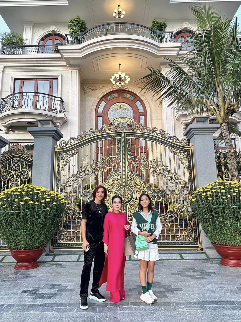 Sao nữ có 50 người chồng khiến ông xã phải quỳ gối là chủ biệt thự 300 tỷ lãi to nhờ ái nữ cực phẩm - 7