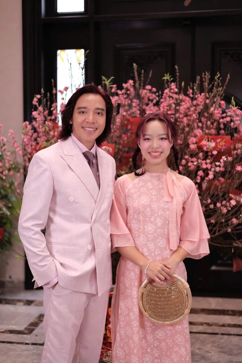 Sao nữ có 50 người chồng khiến ông xã phải quỳ gối là chủ biệt thự 300 tỷ lãi to nhờ ái nữ cực phẩm - 10
