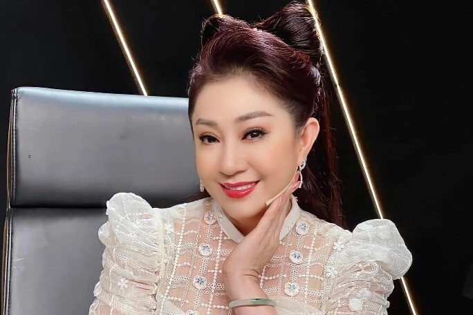 Sao nữ là nsưt từng kiếm vàng bằng giọng hát có đám cưới rình rang nhưng mất chồng trắng tay sau 1 đêm - 1