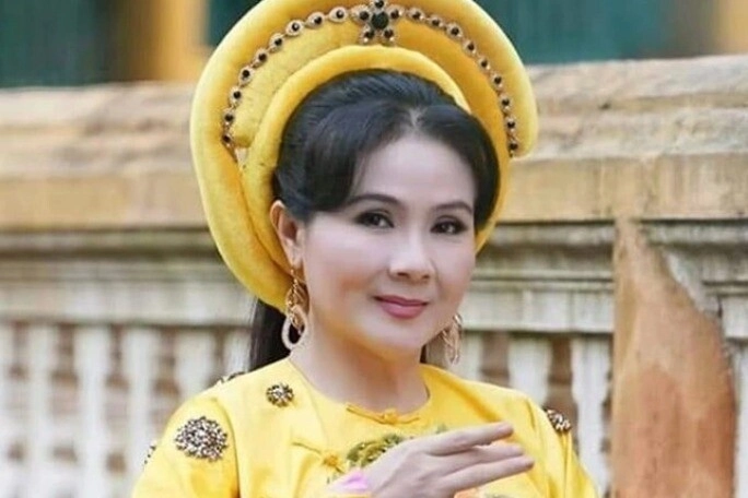 Sao nữ là nsưt từng kiếm vàng bằng giọng hát có đám cưới rình rang nhưng mất chồng trắng tay sau 1 đêm - 2