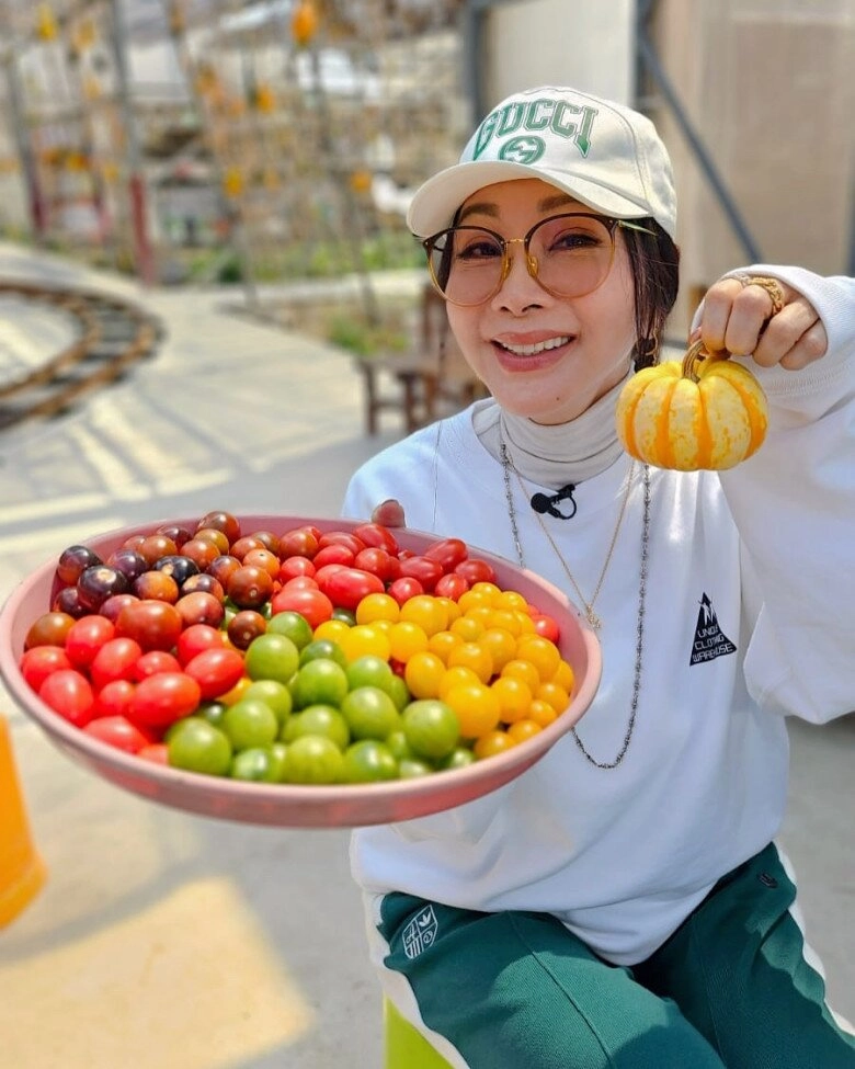 Sao nữ u70 sở hữu làn da căng bóng như gương soi nhờ một loại nước và thứ quả cực dễ tìm ở chợ việt mỗi sáng - 5