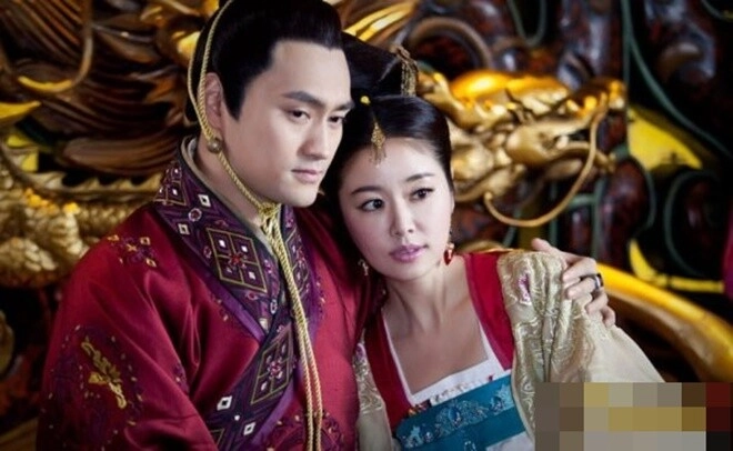 Sao u40 vẫn đóng võ tắc thiên thời trẻ từng bị mỹ nhân hở bạo cướp người tình nhan sắc hiện tại khiến 100 triệu người sốc - 4