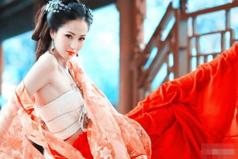Sao u40 vẫn đóng võ tắc thiên thời trẻ từng bị mỹ nhân hở bạo cướp người tình nhan sắc hiện tại khiến 100 triệu người sốc - 8