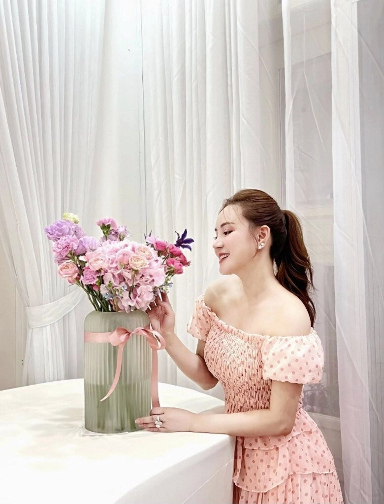Sao việt 24h á hậu chế nguyễn quỳnh châu nhận bí tích rửa tội lên tiếng về thông tin làm đám cưới với bạn trai doanh nhân - 11