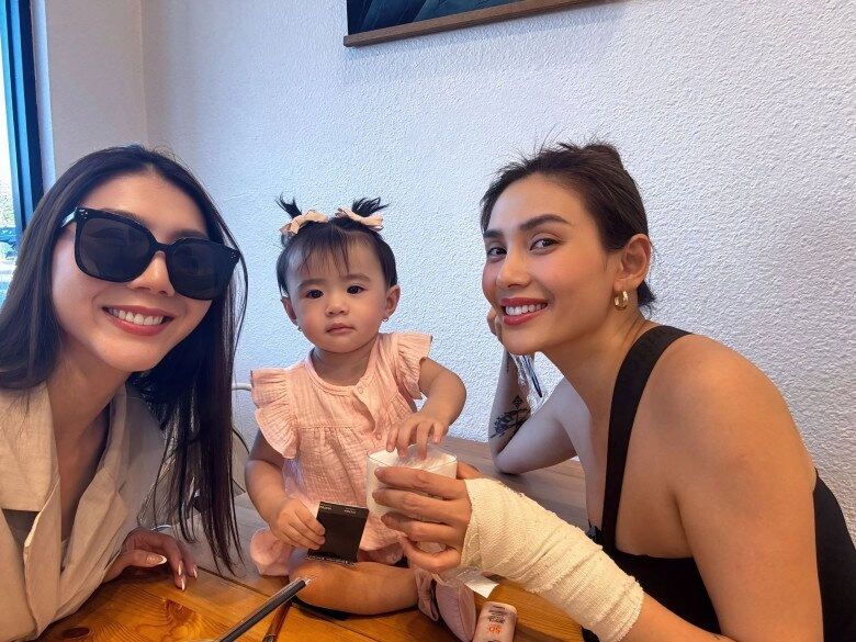 Sao việt 24h á hậu chế nguyễn quỳnh châu nhận bí tích rửa tội lên tiếng về thông tin làm đám cưới với bạn trai doanh nhân - 15