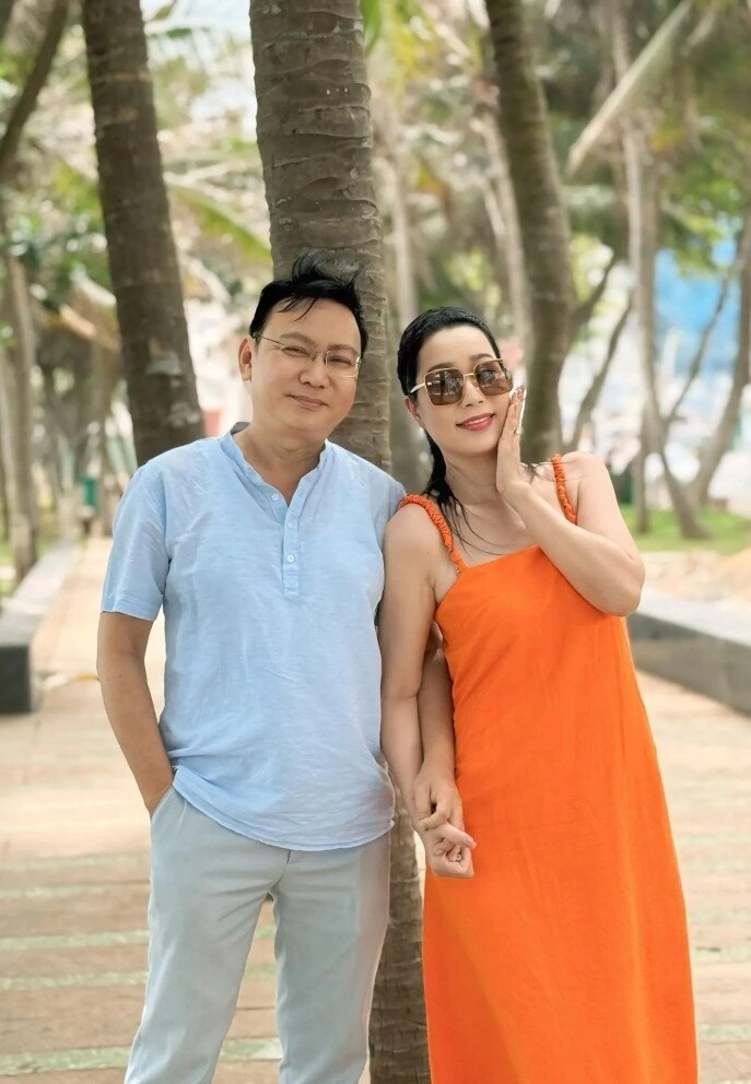 Sao việt 24h ái nữ út của khánh thi - phan hiển đúng chuẩn con nhà nòi hoá cô giáo khi đứng lớp dạy học cùng mẹ - 11