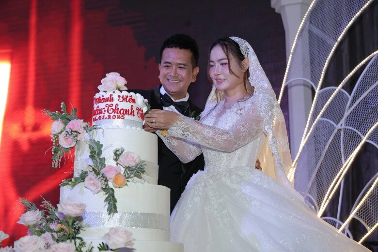 Sao việt 24h bố chồng phong độ của khánh thi khoe tiệc sinh nhật hoành tráng của cháu nội kubi cao lớn khi đứng cạnh ông bà - 17