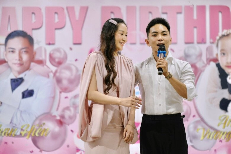 Sao việt 24h bố chồng quyền lực của khánh thi hiếm hoi lộ diện khoe cảnh đãi tiệc gần 20 bàn trong biệt thự của phan hiển - 3