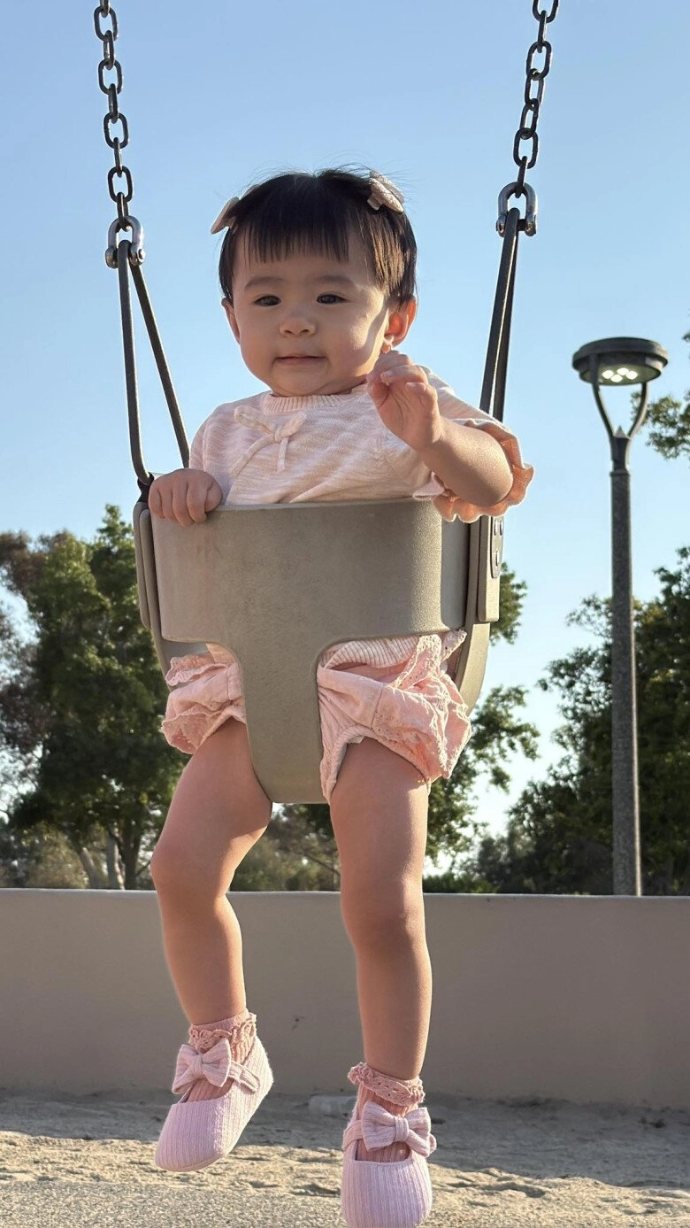 Sao việt 24h cháu gái mới sinh của đỗ mỹ linh lần đầu lộ mặt xinh như búp bê là bản sao của bầu hiển - 10