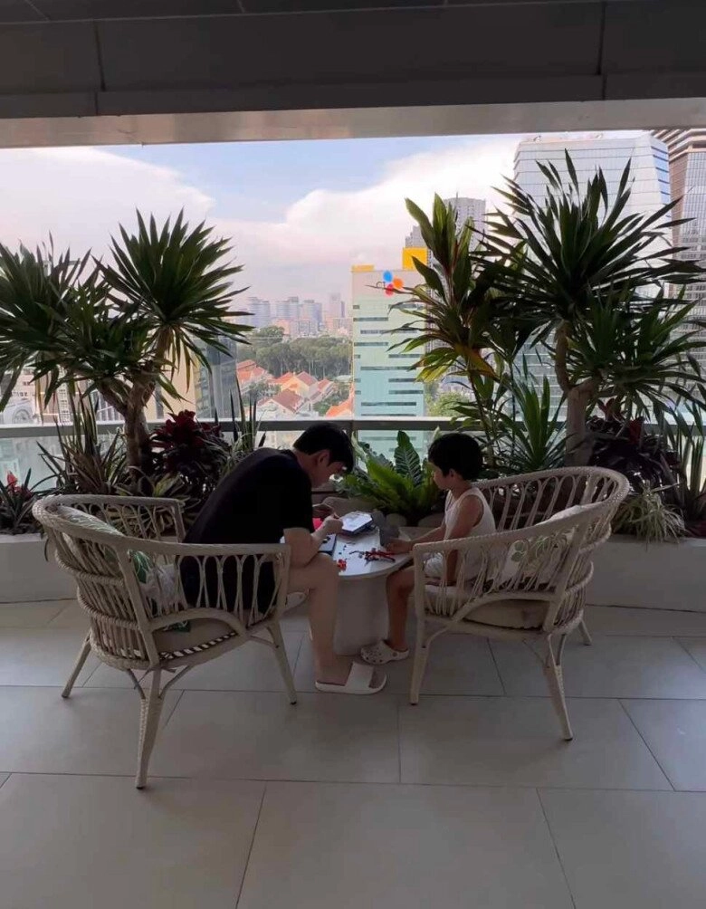 Sao việt 24h chi pu lần đầu khoe gia đình có nhiều quân nhân mang hàm đại tá được khen giống hệt bố - 9