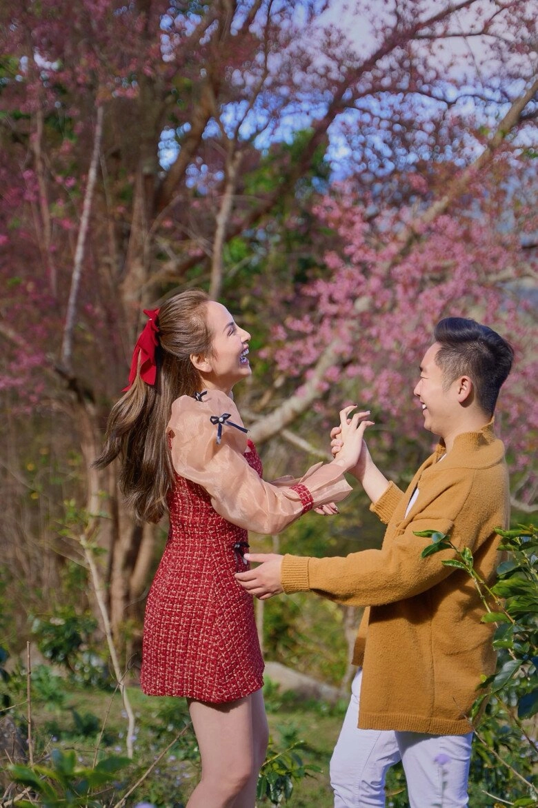 Sao việt 24h chloe con gái tăng thanh hà trổ tài trèo cây thoăn thoắt thấy rõ đôi chân dài thừa hưởng từ mẹ ngọc nữ - 16