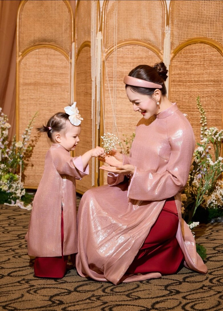 Sao việt 24h con gái hồ ngọc hà catwalk thần thái chuyên nghiệp hệt mẹ quát em trai cũng dứt khoát ra dáng chị lớn - 8
