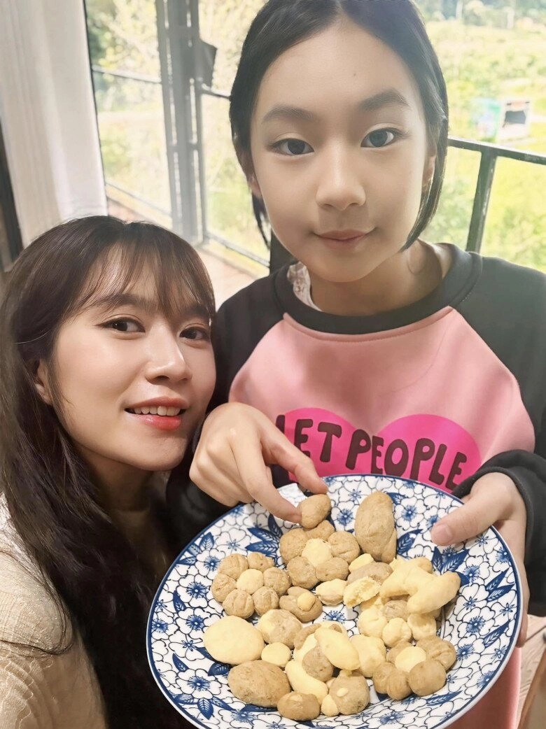 Sao việt 24h con gái lý hải càng lớn càng xinh đẹp vũ đạo giỏi nhan sắc được ví như bản sao của mẹ minh hà - 5